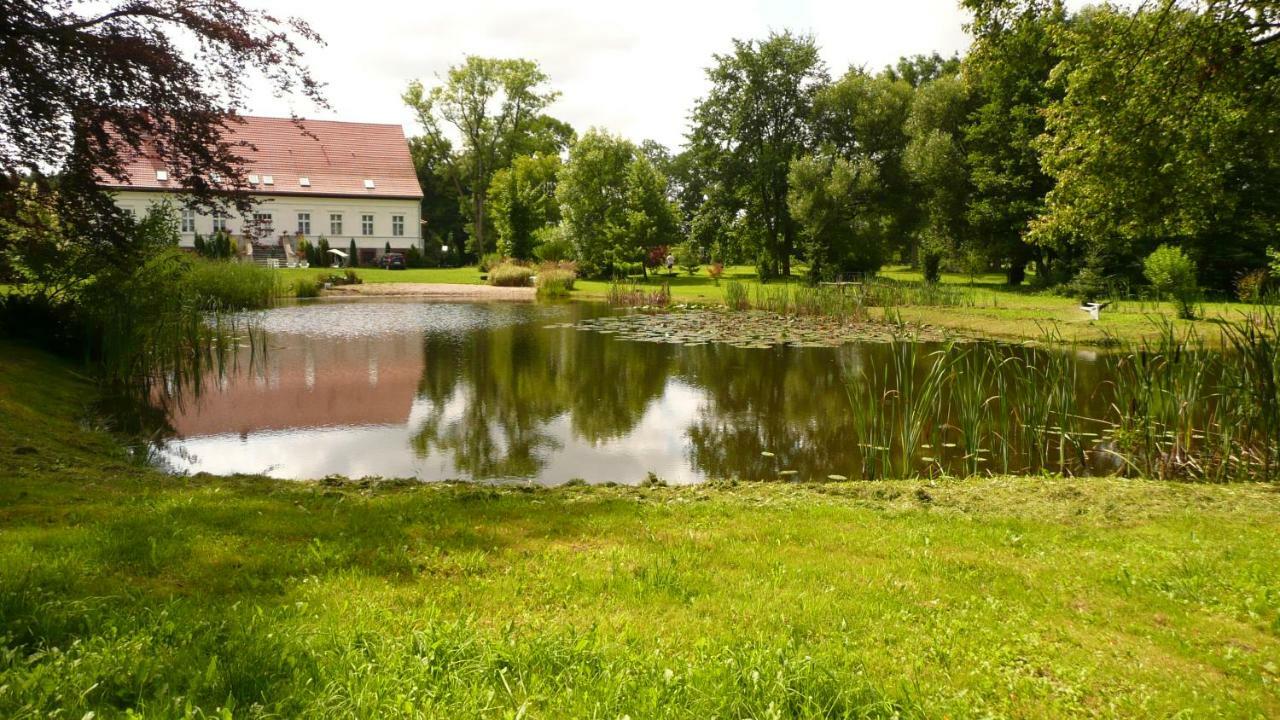 Miodowy Dwor Villa Rusinowo  Exterior photo